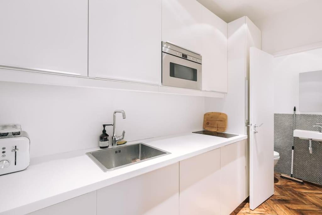 Bright In The 10arr. - 4 People Appartement *